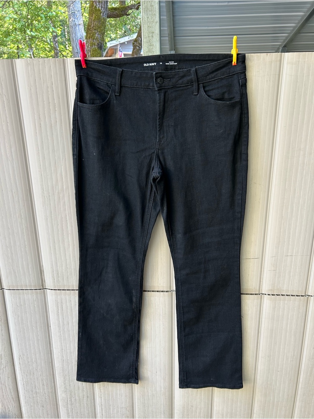 Old Navy Black Straight-Leg Womenโs Jeans